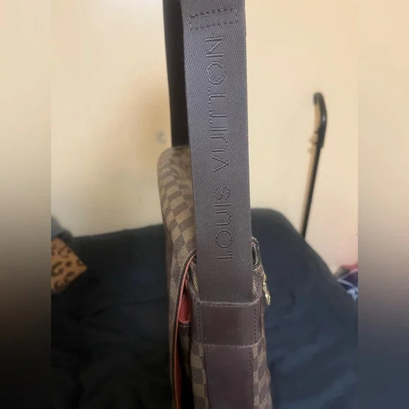 Lv messenger bag